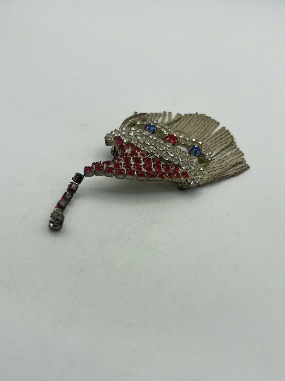 Santa Claus Christmas articulated fringe chain beard rhinestone brooch pin